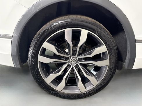 Used 2020 Volkswagen Tiguan SEL Premium R-Line AWD/4WD image 33