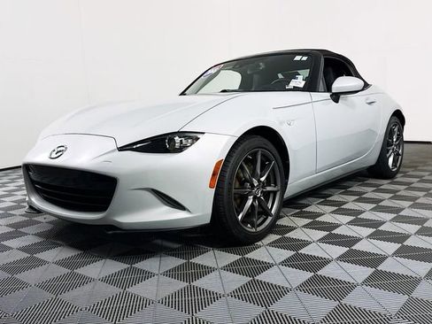 Used 2018 MAZDA MX-5 Miata Grand Touring image 3