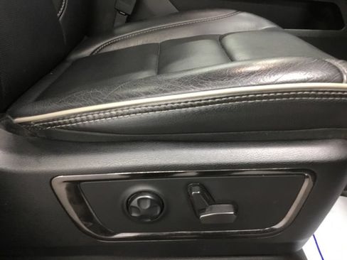 Used 2022 RAM 1500 Limited w/ Body Color Bumper Group AWD/4WD image 23