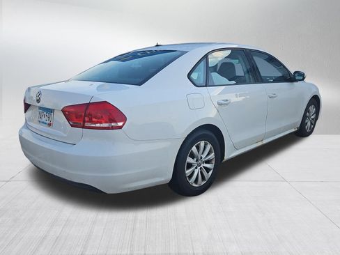 Used 2013 Volkswagen Passat 2.5 S FWD image 4