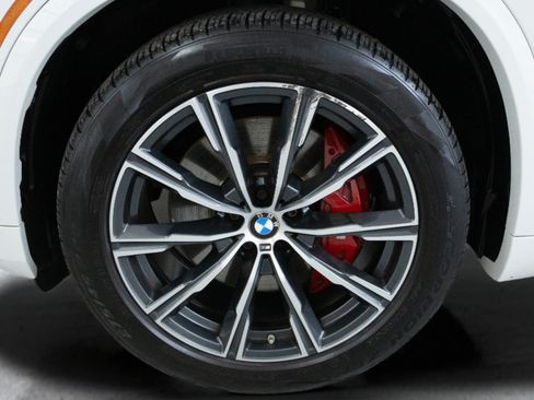 Used 2023 BMW X5 xDrive40i w/ M Sport Package AWD/4WD image 9