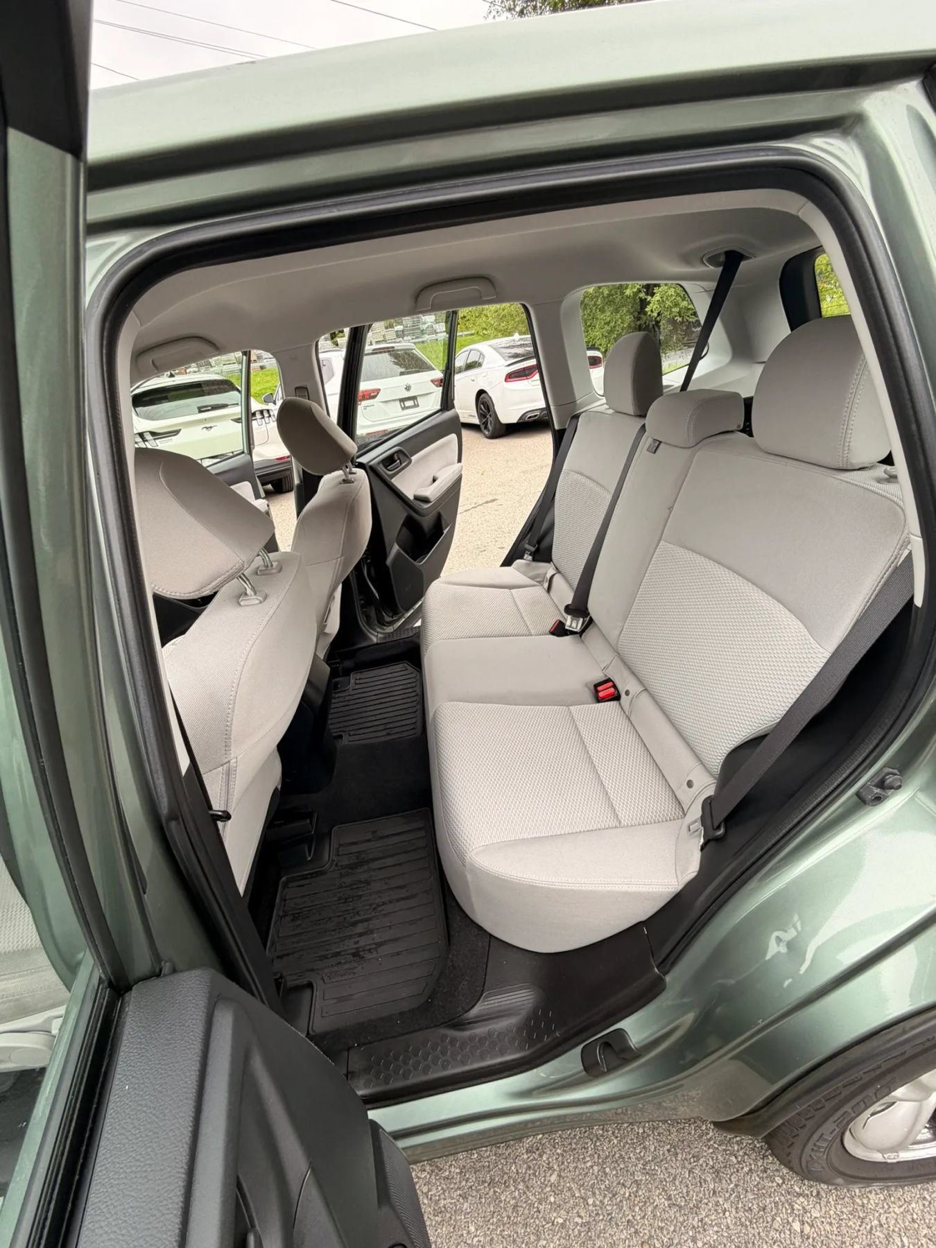 Used 2015 Subaru Forester 2.5i AWD/4WD image 6