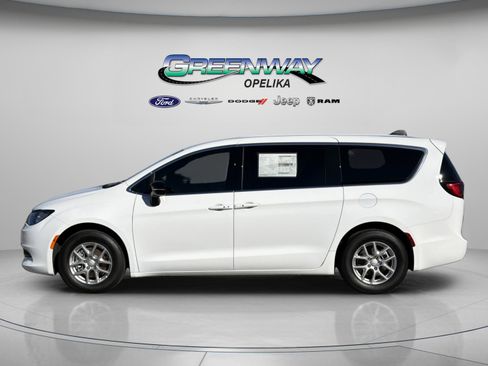 New 2026 Chrysler Voyager LX image 8