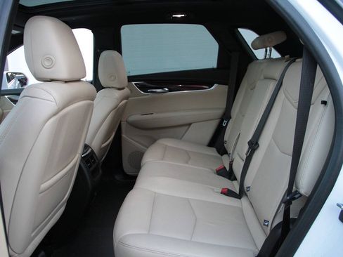 Used 2019 Cadillac XT5 Premium Luxury w/ Driver Assist Package FWD image 14