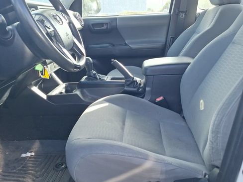 Used 2018 Toyota Tacoma SR RWD image 11