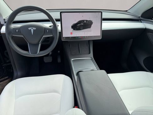 Used 2025 Tesla Model Y Long Range RWD image 14