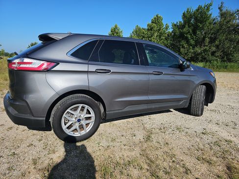 Used 2022 Ford Edge SEL w/ Convenience Package AWD/4WD image 3