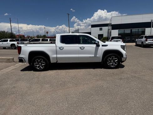 Used 2023 GMC Sierra 1500 SLT w/ X31 Off-Road Package AWD/4WD image 4