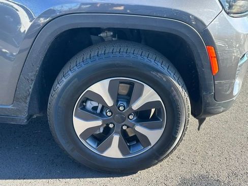 Used 2022 Jeep Grand Cherokee Limited 4xe image 13