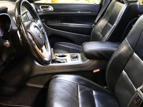 Used 2017 Jeep Grand Cherokee Limited w/ Luxury Group II AWD/4WD image 10