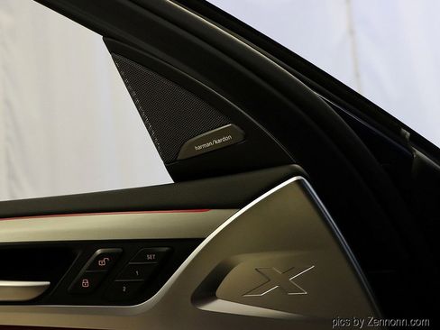 Certified 2024 BMW X4 xDrive30i w/ Premium Package image 26