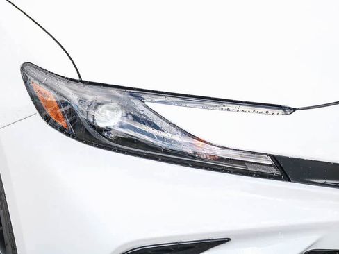 New 2026 Toyota Camry Hybrid FWD image 4