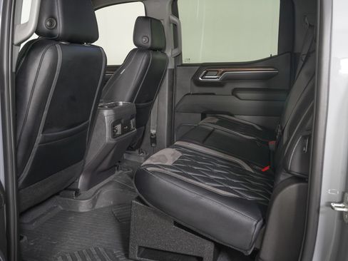 Used 2024 Chevrolet Silverado 1500 LT Trail Boss w/ Convenience Package II AWD/4WD image 13
