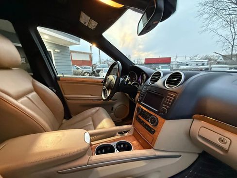 Used 2012 Mercedes-Benz GL 550 4MATIC image 33