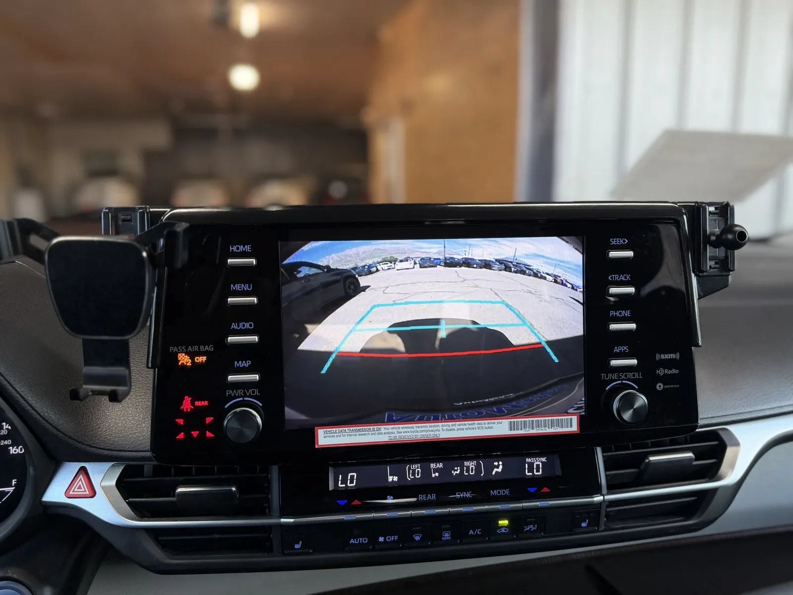 Used 2022 Toyota Sienna XLE FWD image 32