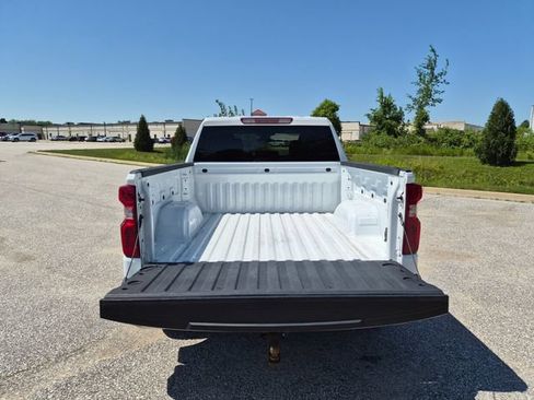 Used 2024 Chevrolet Silverado 1500 LT AWD/4WD image 10