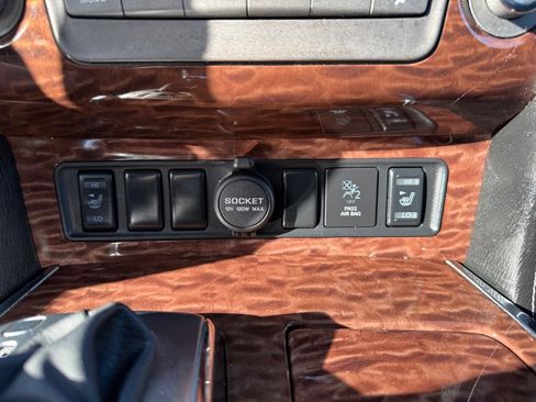 Used 2017 Nissan Armada SL RWD image 34