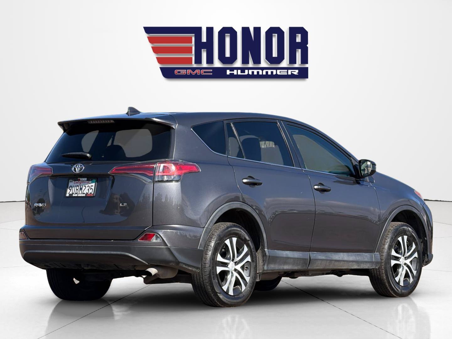 Used 2018 Toyota RAV4 LE w/ All Weather Liner Package FWD image 4