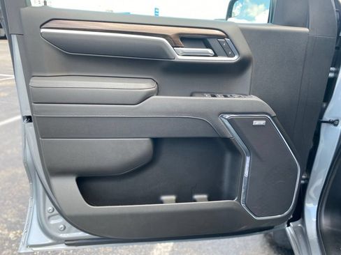 Used 2026 Chevrolet Silverado 1500 LT Trail Boss w/ Convenience Package II AWD/4WD image 19