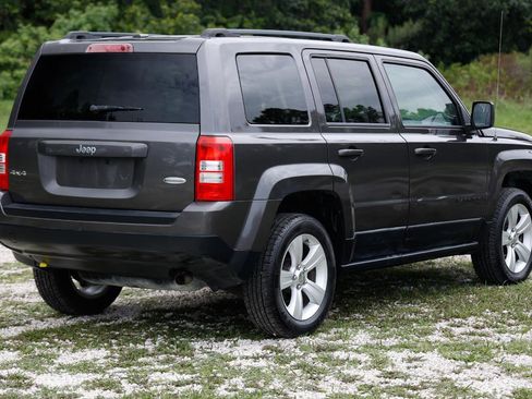 Used 2016 Jeep Patriot Latitude AWD/4WD image 11