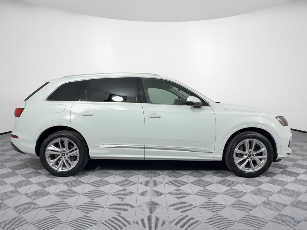Used 2023 Audi Q7 2.0T Premium Plus w/ Premium Plus Package AWD/4WD image 8