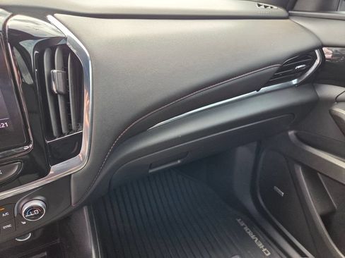 Used 2023 Chevrolet Traverse RS FWD image 29