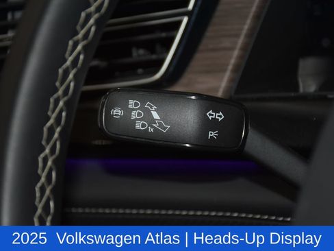 Used 2025 Volkswagen Atlas SEL AWD/4WD image 10