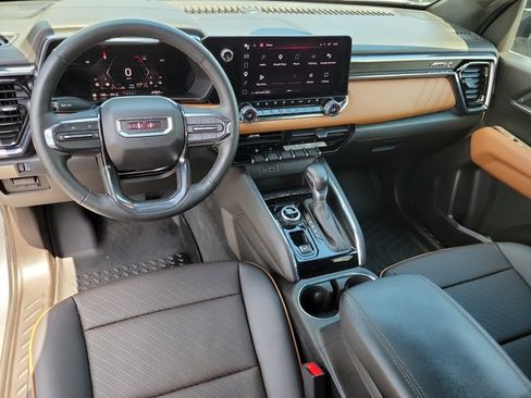 Used 2023 GMC Canyon AT4 w/ AT4 Premium Package AWD/4WD image 17
