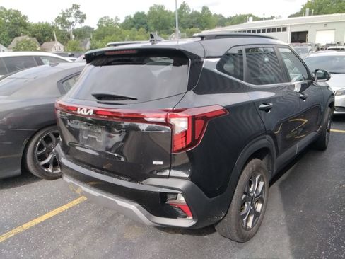 Used 2024 Kia Seltos S AWD/4WD image 11