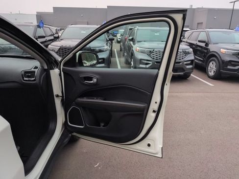 Used 2018 Jeep Compass Limited AWD/4WD image 14