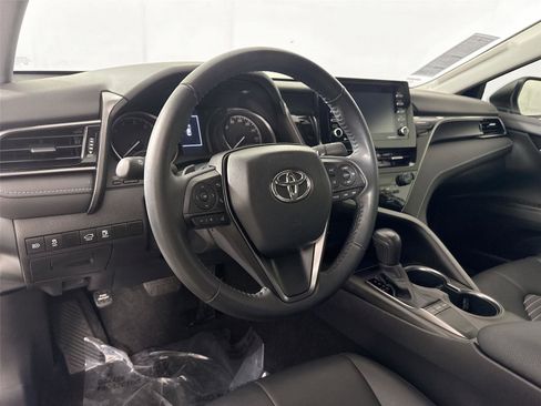 Certified 2023 Toyota Camry SE w/ Convenience Package image 4