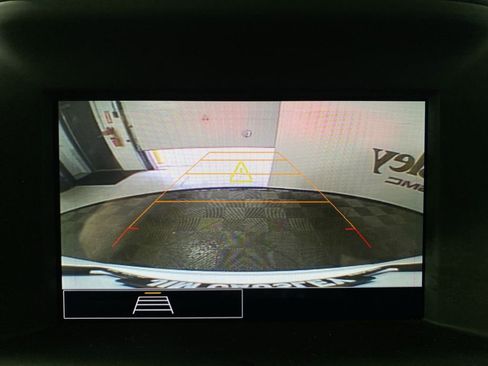 Used 2023 GMC Terrain SLE w/ Driver Convenience Package FWD image 17