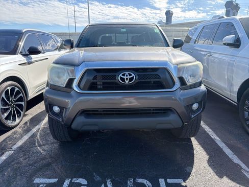 Used 2015 Toyota Tacoma PreRunner w/ SR5 Package image 2