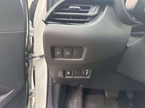 Used 2018 Toyota C-HR XLE image 17