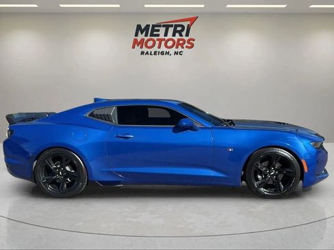 Used 2019 Chevrolet Camaro LT w/ RS Package image 4