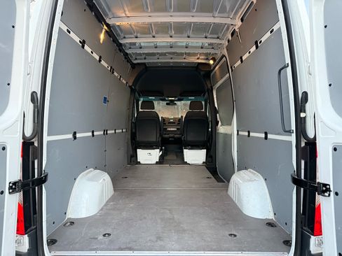 Used 2025 Mercedes-Benz Sprinter 2500 image 26