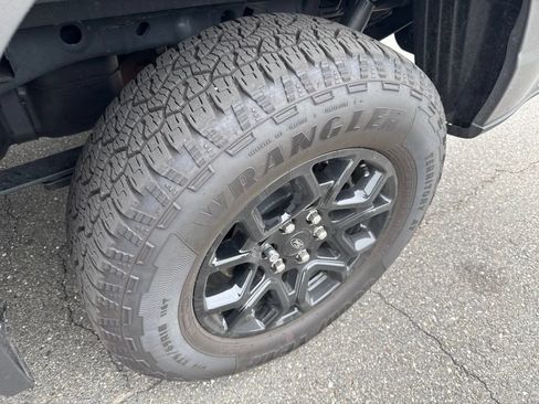 Used 2025 Ford F150 XLT w/ Equipment Group 302A MID AWD/4WD image 9