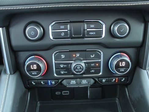 Used 2023 Chevrolet Tahoe Premier w/ Premium Package 2 AWD/4WD image 33