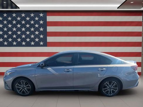 Used 2023 Kia Forte GT-Line FWD image 2