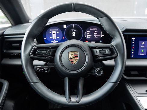Certified 2025 Porsche Macan Electric RWD image 13