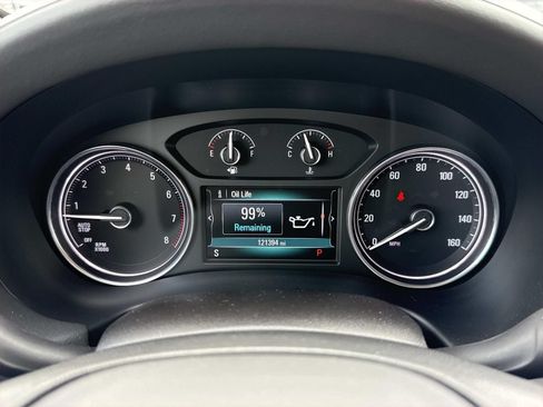 Used 2018 Buick Enclave Essence AWD/4WD image 18