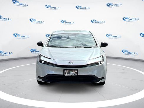 Used 2023 Toyota Prius FWD image 8