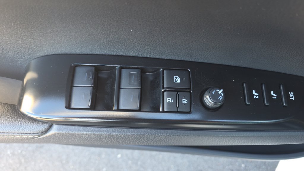 Used 2025 Toyota Camry XLE w/ Premium Package AWD/4WD image 11