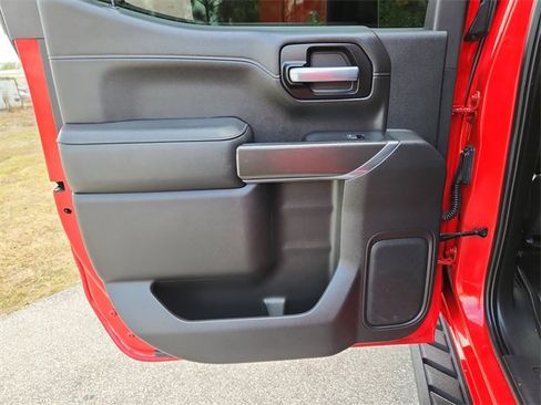 Used 2021 GMC Sierra 1500 AT4 w/ AT4 Premium Package image 9