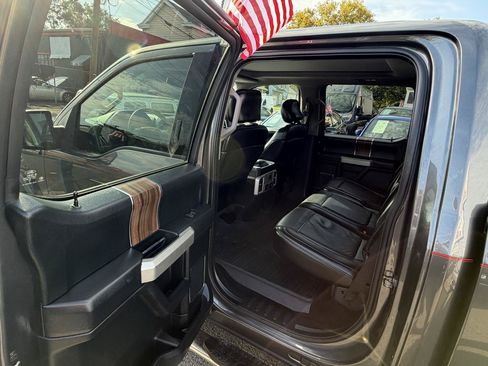 Used 2017 Ford F150 Lariat w/ Equipment Group 501A Mid AWD/4WD image 18