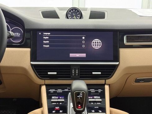 Certified 2022 Porsche Cayenne E-Hybrid image 15