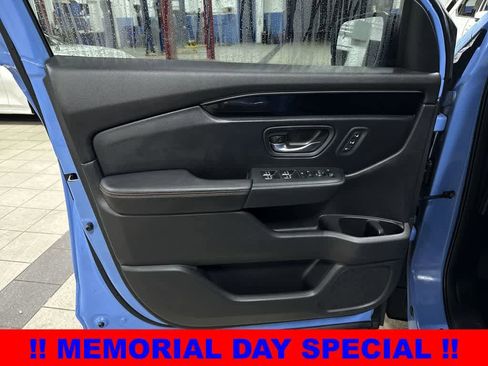 Used 2025 Honda Pilot TrailSport image 33