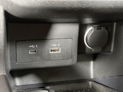 Used 2023 Nissan Kicks SR FWD image 27