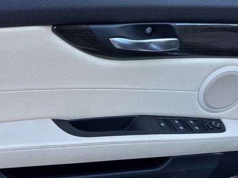 Used 2015 BMW Z4 sDrive35is image 12