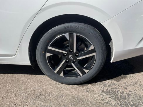 Used 2025 Nissan Sentra SV image 28